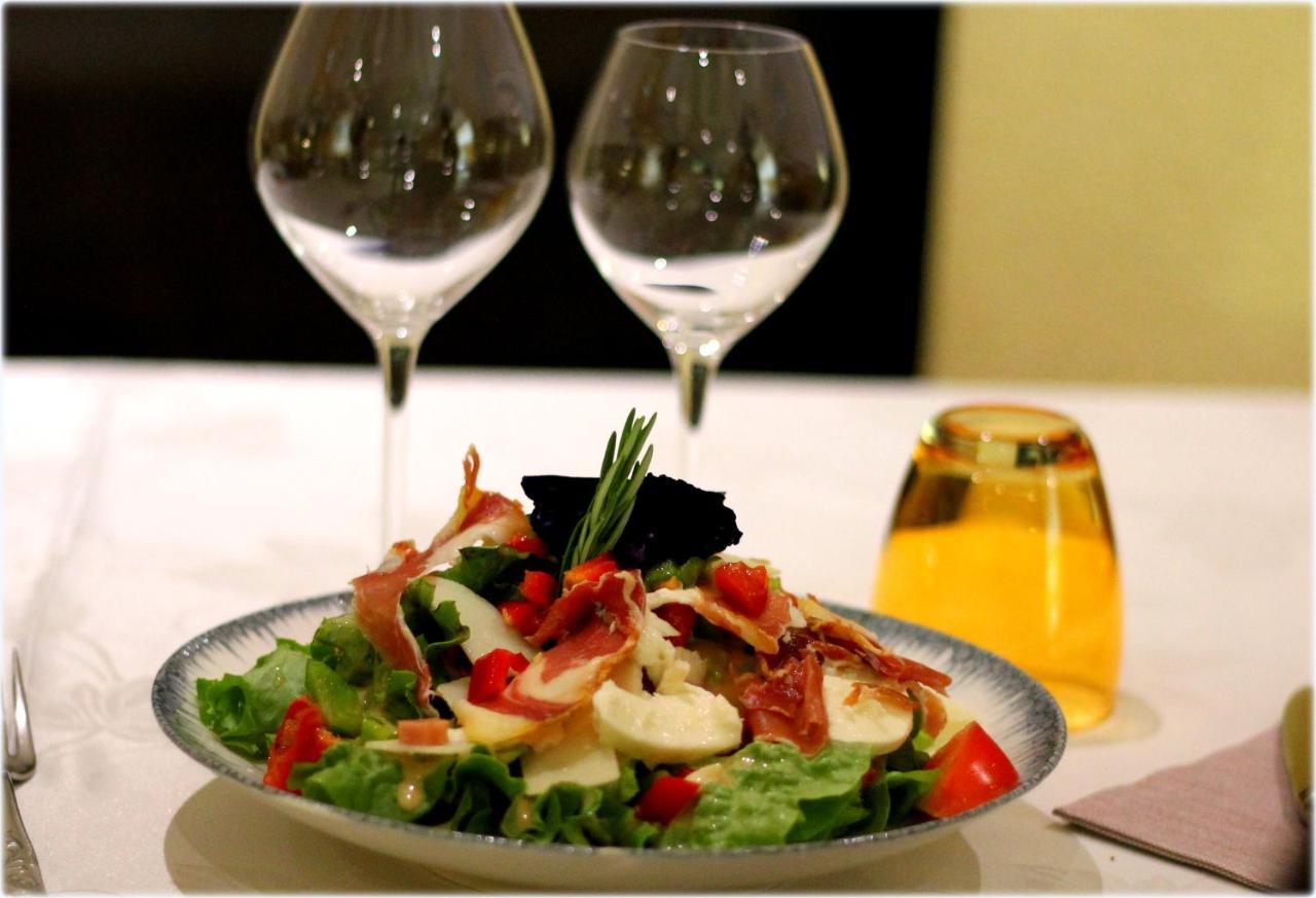 Logis Hotel Restaurant & Pizzeria Vuillot Cuiseaux 외부 사진